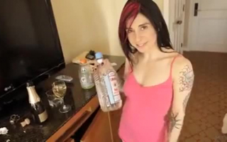 Sexy blonde Joanna Angel enjoyed while she was taking a relaxing shower