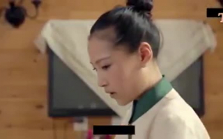 Japanisches Mädchen, das im Freien gefickt wird