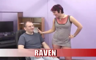 Raven Leoni hat gerne Analsex mit einem Mann, den sie schon einmal mag