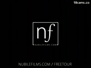 Nubile Films - Erotischer Sex mit einem blonden Babe und ihrem scheren fummeln