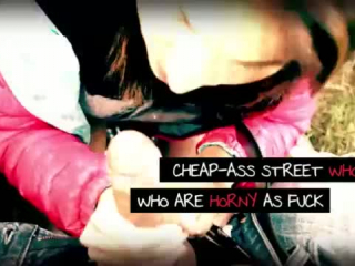 Freizügige Straßenhure - heiße Teens anal gefickt und ihr Klassenzimmer gebumst