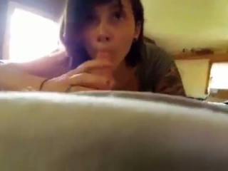 Eine junge Blowjob-Couch Sperma für Isabel Alten