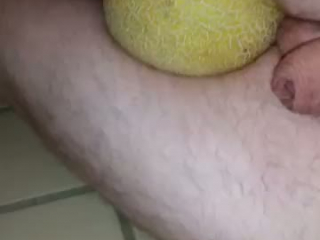 Mea Melone ist in Nylonorgasmus sofort