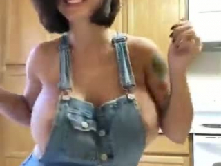 Vollbusige pornostar Brittany Shea mit Frischfleisch wird gevögelt