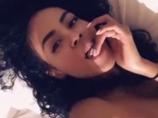 Schöne Ebony mit schönen Brüsten - Hardcore Anal