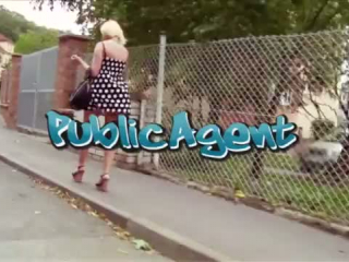 Public Agent - Ein erotischer Voyeurclip in HD!<|endoftext|>