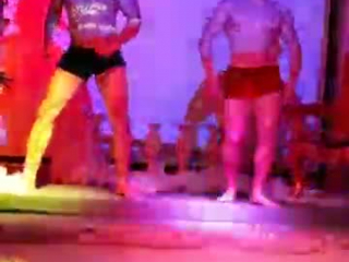 Ölige Tänzerinnen - Sex Casting mit vollbusige Deutschen MILF