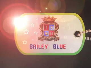 Bailey Blue nimmt Schwanz in den Mund durch gerne