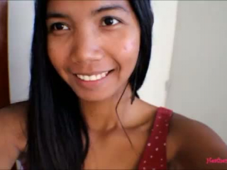 Ebony filmt sich mit Dildo vor der Livecam