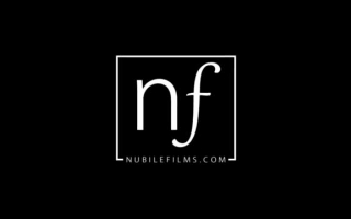 Nubile Films - sexy Omas machen es sich auf der Treppe