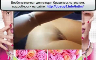 Dünnes Mädchen mit süßen Möpsen im Pornokino gefickt
