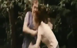Szene 3 Ebenholz Hausfrau in Strümpfen zeigt ihre haarige Muschi reifen Gesichtsbehandlung zu saftigen Orgasmus