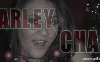 Charley Chase bekommt ihre Muschi gefingert