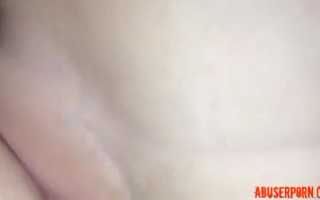 Teen Stieftochter Amy schüttelte Virdie Luv Vibrator in ihrer schmutzigen Muschi
