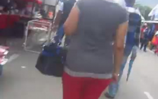 Pinay Paar zu Fuß in Mall