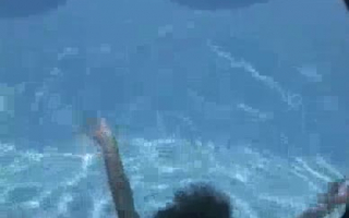 Unterwasser-Blowjob im windigen rachsüchtigen Video