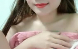 Chat BeautyXx 9 zeigt ihre Brüste