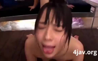 Cutie Asian nimmt es in den Arsch