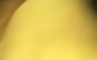 Black Guy leckt sanft seinen Schwanz während einer Call Center -Rückruf -Rückseite.